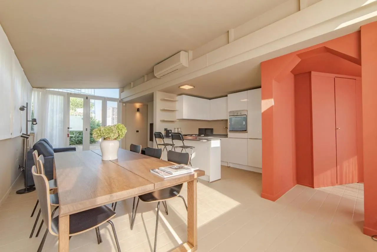 Home 12 Milan Italy